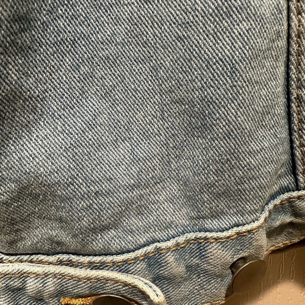 UNIF Urban Outfitters Vici Blue Denim Jacket Cream Cable Knit Sleeves Size L - Picture 12 of 13